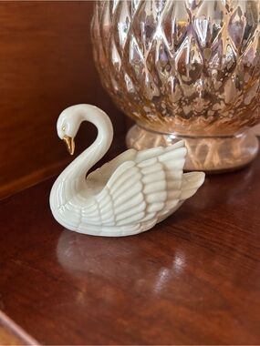 Lenox card holder swan